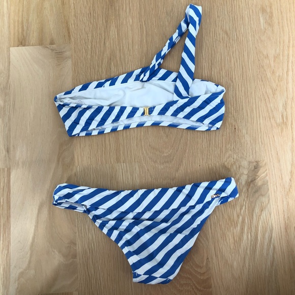 Salinas bikini - Picture 5 of 8